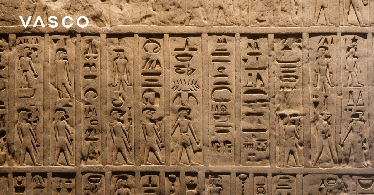 Details der ägyptischen Hieroglyphen in Luxor.