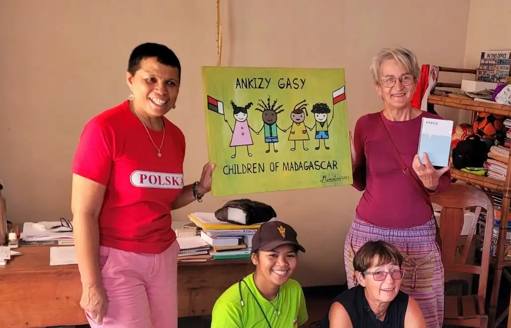Vasco spendet Übersetzer an Children of Madagascar